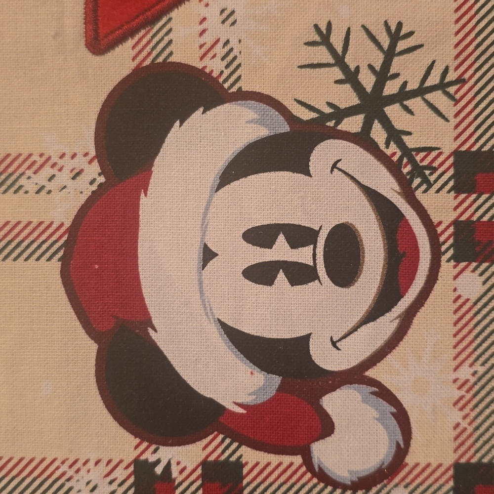 ST. NICHOLAS SQUARE BRAND HOLIDAY DISNEY MICKEY MOUSE TABLE RUNNER